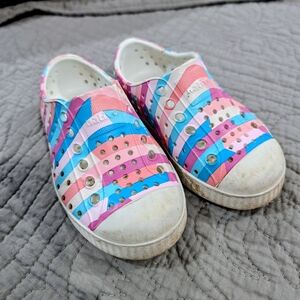 Native Shoes Kids Striped Slip-On Sneakers. Size 6